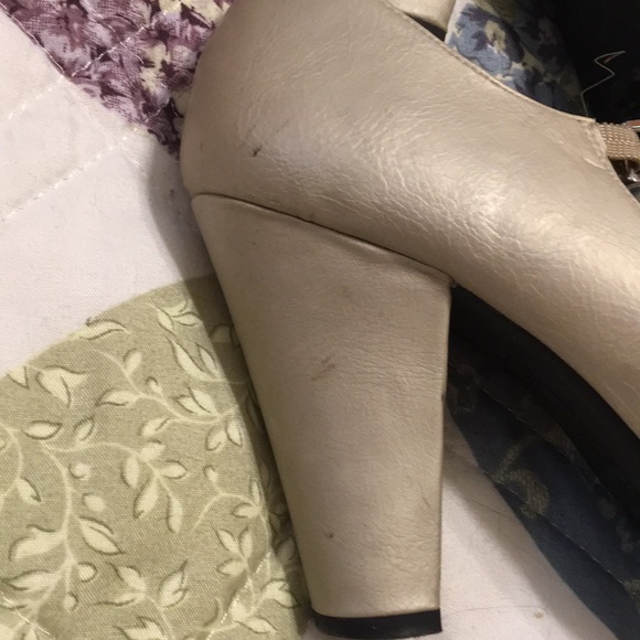 American Eagle heels - Picture 2 of 5
